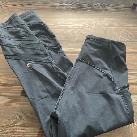 Lululemon Motionful 7/8 Tight in Submarine - Picture 5 of 10